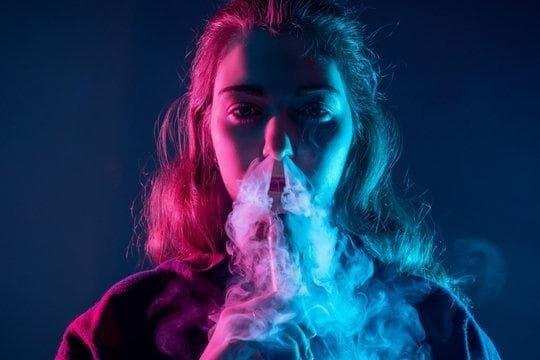 Fedezze fel az e cigi nikotinos folyadék előnyeit nikotinos folyadék használatával minden nap