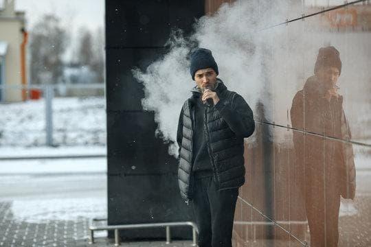 elektromos cigaretta ártalmai és rejtett veszélyek – mit mutatnak a legfrissebb kutatások