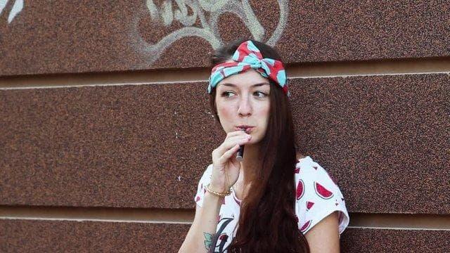 Elektromos cigaretta töltő gép házilag készítése és elektromos cigaretta töltő gép egyszerű tippek